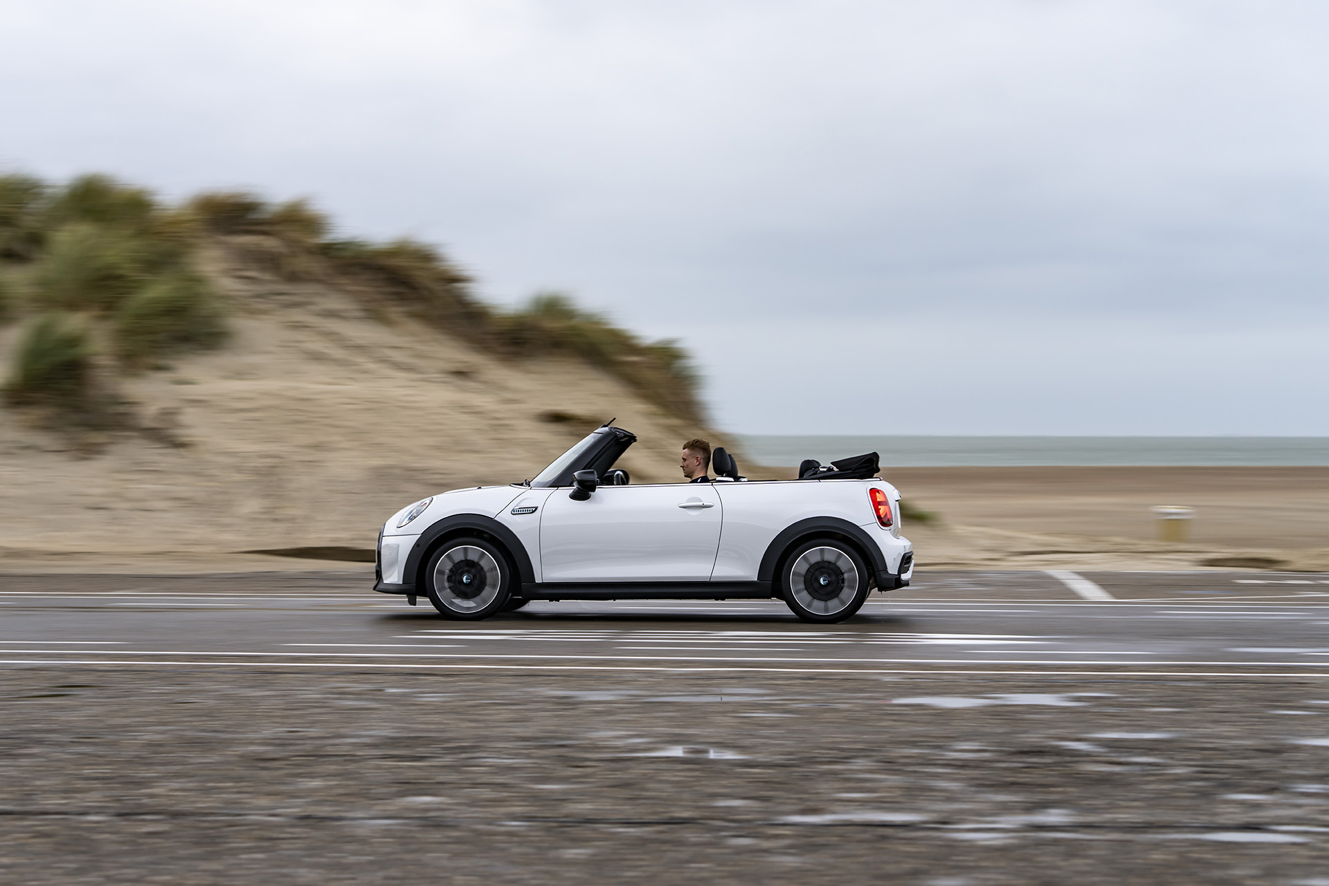 2023 Mini Cooper S Convertible Seaside Edition (Color: Nanuq White) Side Wallpapers #100 of 133