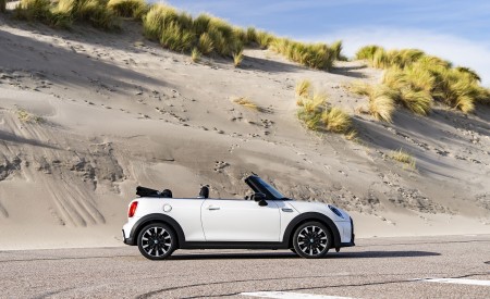 2023 Mini Cooper S Convertible Seaside Edition (Color: Nanuq White) Side Wallpapers 450x275 (114)