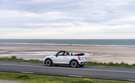 2023 Mini Cooper S Convertible Seaside Edition (Color: Nanuq White) Side Wallpapers 450x275 (94)
