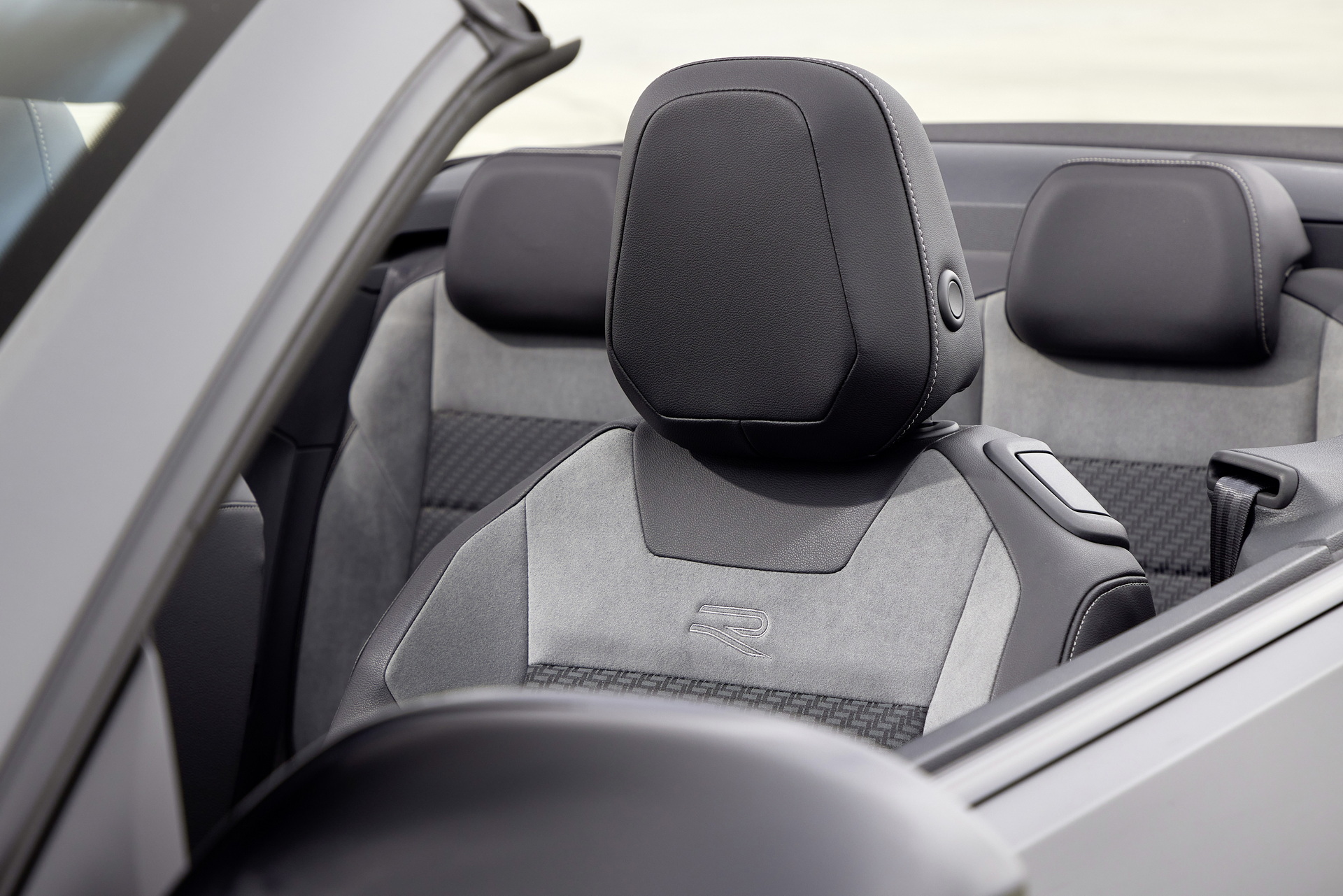 2023 Volkswagen T-Roc Cabriolet Edition Grey Interior Seats Wallpapers #28 of 29