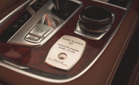 2017 ALPINA B7 xDrive Interior Detail Wallpapers 450x275 (69)