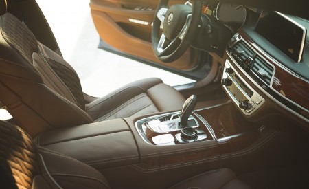 2017 ALPINA B7 xDrive Interior Detail Wallpapers 450x275 (68)