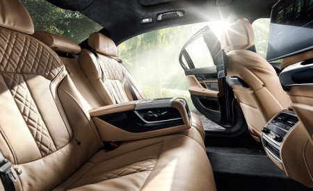 2017 ALPINA BMW B7 xDrive Interior Rear Seats Wallpapers 450x275 (27)