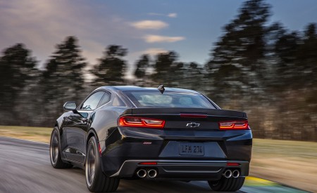 2017 Chevrolet Camaro SS 1LE Performance Package Black Rear Wallpapers 450x275 (5)