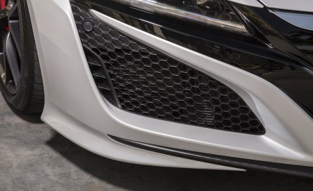 2017 Acura NSX White Front Bumper Wallpapers  450x275 (104)