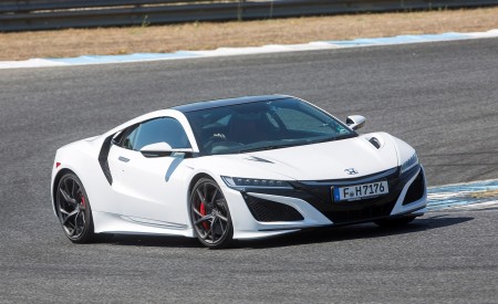 2017 Honda NSX (Euro-Spec) (Color: 130R White) Front Three-Quarter Wallpapers 450x275 (38)