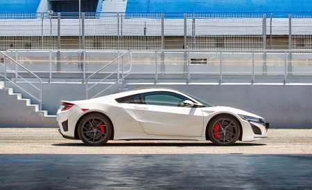 2017 Honda NSX (Euro-Spec) (Color: 130R White) Side Wallpapers 450x275 (47)