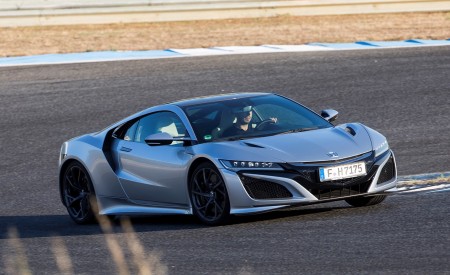 2017 Honda NSX (Euro-Spec) (Color: Silver Metallic) Front Three-Quarter Wallpapers 450x275 (36)