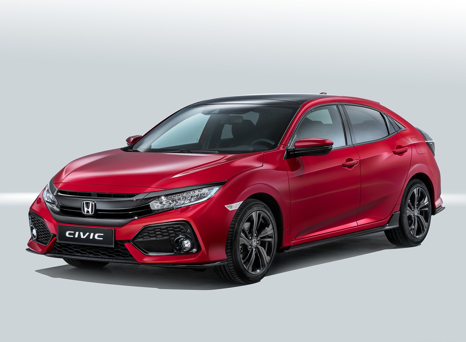 2017 Honda Civic Hatchback (Euro-Spec) Front Three-Quarter Wallpapers (1)