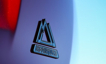 2018 Toyota RAV4 Adventure Badge Wallpapers 450x275 (13)