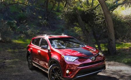 2018 Toyota RAV4 Adventure Front Three-Quarter Wallpapers 450x275 (3)