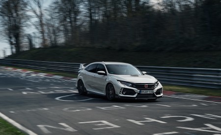 2017 Honda Civic Type R Front Three-Quarter Wallpapers  450x275 (11)