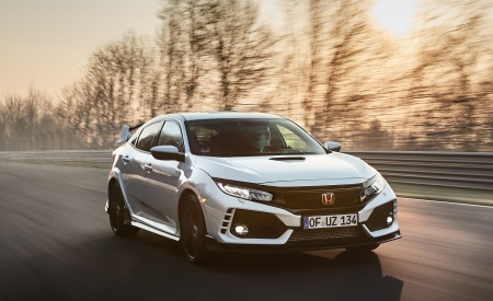 2017 Honda Civic Type R Front Three-Quarter Wallpapers  450x275 (2)