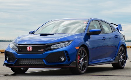 2017 Honda Civic Type R Front Three-Quarter Wallpapers 450x275 (28)