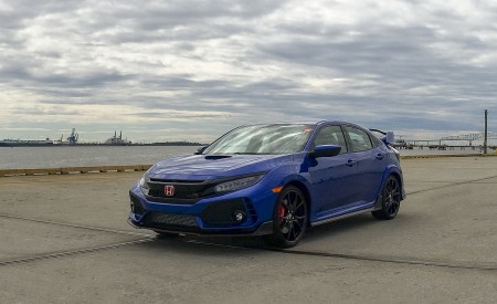 2017 Honda Civic Type R Front Three-Quarter Wallpapers 450x275 (24)