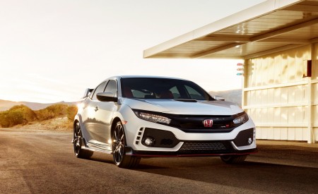 2017 Honda Civic Type R Front Three-Quarter Wallpapers 450x275 (16)