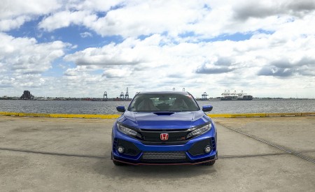 2017 Honda Civic Type R Front Wallpapers 450x275 (26)