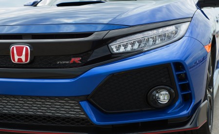 2017 Honda Civic Type R Headlight Wallpapers 450x275 (34)