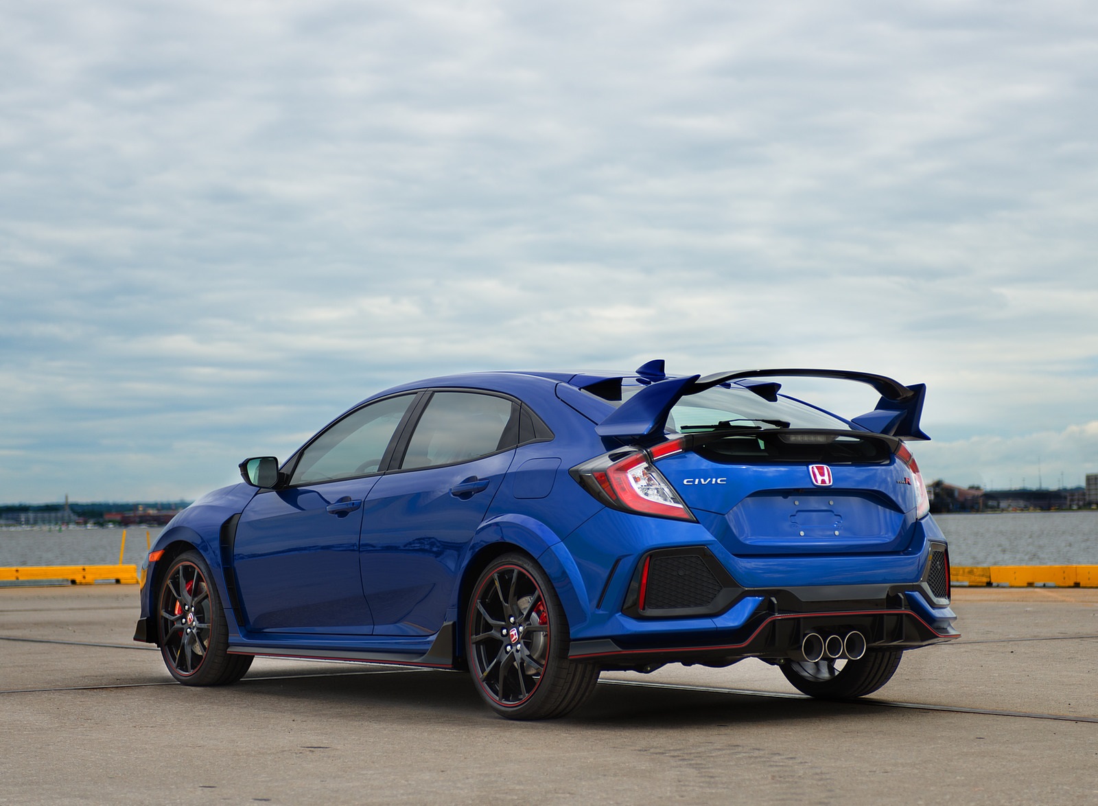 2017 Honda Civic Type R Rear Three-Quarter Wallpapers #31 of 54