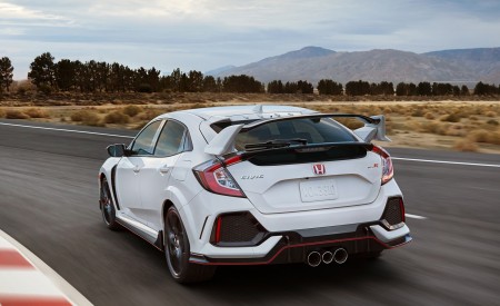 2017 Honda Civic Type R Rear Three-Quarter Wallpapers 450x275 (17)