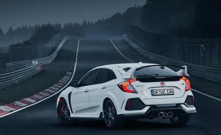 2017 Honda Civic Type R Rear Three-Quarter Wallpapers 450x275 (10)