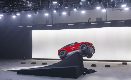 2018 Jaguar E-PACE Guinness World Record Jump Wallpapers 450x275 (100)