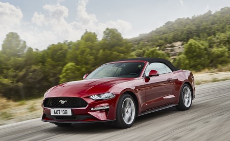 2018 Ford Mustang Cabrio (Euro-Spec) Front Three-Quarter Wallpapers 450x275 (7)
