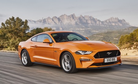 2018 Ford Mustang GT Coupe (Euro-Spec) Front Three-Quarter Wallpapers 450x275 (3)