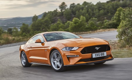 2018 Ford Mustang GT Coupe (Euro-Spec) Front Three-Quarter Wallpapers 450x275 (4)