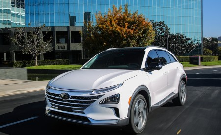 2019 Hyundai NEXO FCEV Front Three-Quarter Wallpapers  450x275 (31)