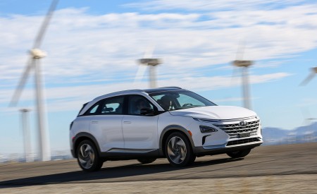 2019 Hyundai NEXO FCEV Front Three-Quarter Wallpapers 450x275 (18)