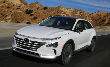 2019 Hyundai NEXO FCEV Front Three-Quarter Wallpapers 450x275 (7)