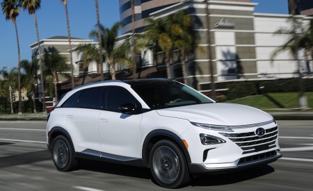2019 Hyundai NEXO FCEV Front Three-Quarter Wallpapers 450x275 (40)