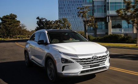 2019 Hyundai NEXO FCEV Front Three-Quarter Wallpapers 450x275 (42)