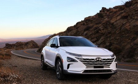 2019 Hyundai NEXO FCEV Front Three-Quarter Wallpapers 450x275 (44)