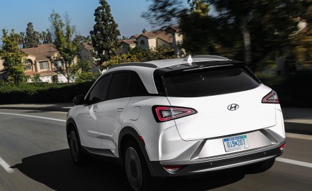 2019 Hyundai NEXO FCEV Rear Three-Quarter Wallpapers 450x275 (43)