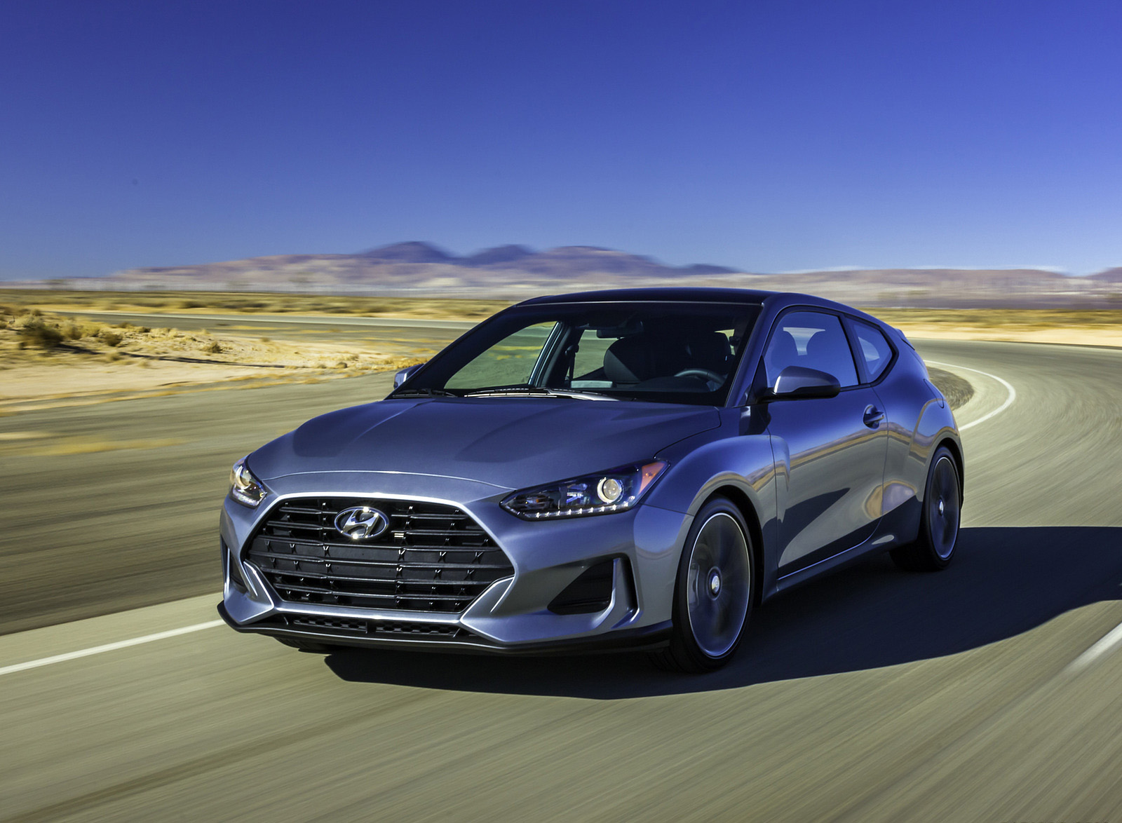 2019 Hyundai Veloster Front Three-Quarter Wallpapers #1 of 43