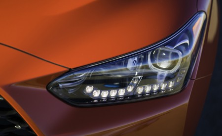 2019 Hyundai Veloster R-Spec Turbo Headlight Wallpapers 450x275 (32)