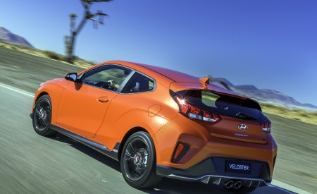 2019 Hyundai Veloster R-Spec Turbo Rear Three-Quarter Wallpapers  450x275 (11)