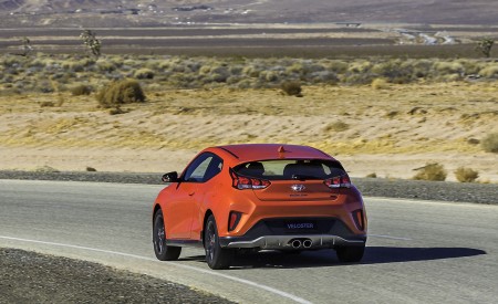 2019 Hyundai Veloster R-Spec Turbo Rear Wallpapers  450x275 (9)