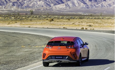 2019 Hyundai Veloster R-Spec Turbo Rear Wallpapers 450x275 (10)