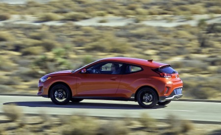 2019 Hyundai Veloster R-Spec Turbo Side Wallpapers 450x275 (23)