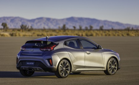 2019 Hyundai Veloster Rear Three-Quarter Wallpapers 450x275 (8)