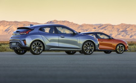 2019 Hyundai Veloster Side Wallpapers 450x275 (16)