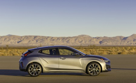 2019 Hyundai Veloster Side Wallpapers 450x275 (10)