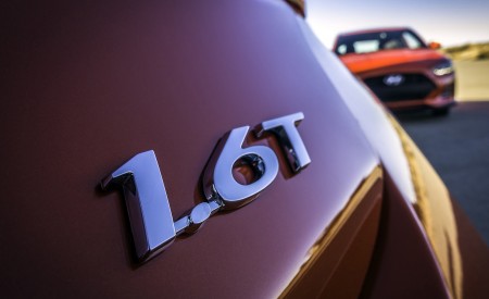 2019 Hyundai Veloster Turbo Badge Wallpapers  450x275 (29)