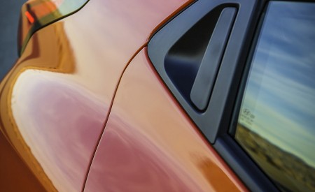 2019 Hyundai Veloster Turbo Detail Wallpapers 450x275 (27)