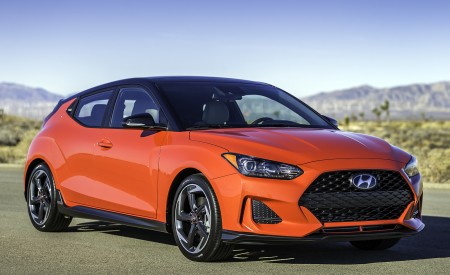 2019 Hyundai Veloster Turbo Front Three-Quarter Wallpapers 450x275 (12)
