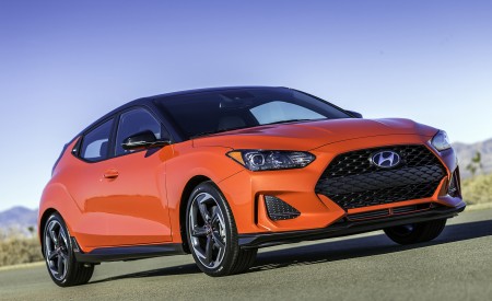2019 Hyundai Veloster Turbo Front Three-Quarter Wallpapers 450x275 (13)