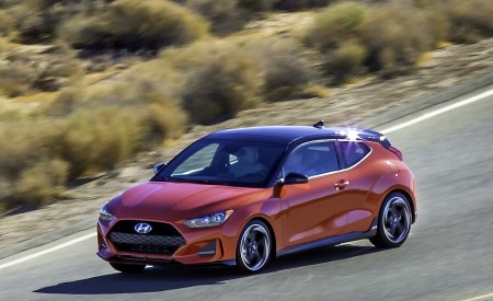 2019 Hyundai Veloster Turbo Front Three-Quarter Wallpapers 450x275 (5)